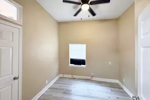 3621 Winnie St, Galveston, TX 77550 - Photo 8