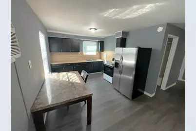 309 S 3rd Street #B, Highlands, TX 77562 - Photo 2