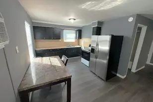 309 S 3rd St, Highlands, TX 77562 - Photo 2