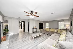 3925 Springcrest Ct, Pearland, TX 77584 - Photo 6