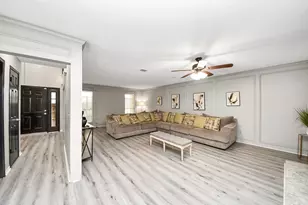3925 Springcrest Ct, Pearland, TX 77584 - Photo 4