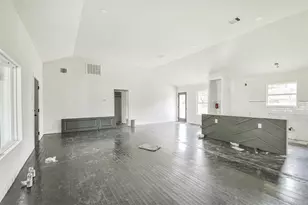 209 Leago St, Houston, TX 77022 - Photo 6