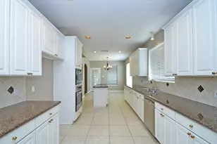 523 Crestridge Dr, Sugar Land, TX 77479 - Photo 10