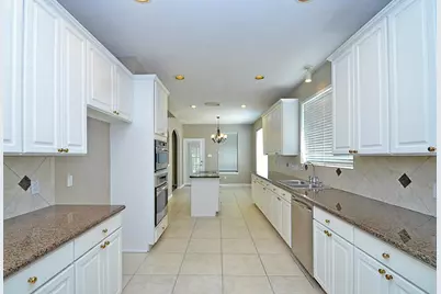 523 Crestridge Drive, Sugar Land, TX 77479 - Photo 10