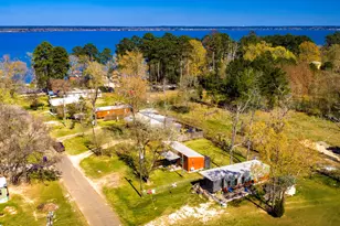 211 Captain Kidd Ln, Point Blank, TX 77364 - Photo 2