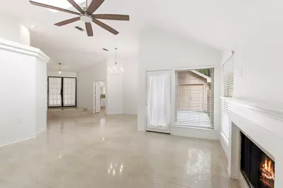 30 Cedar Chase Place, The Woodlands, TX 77381 - Photo 4