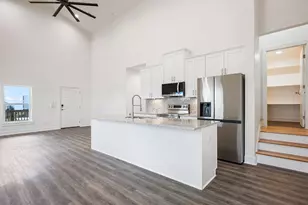 877 Alberdie Dr, Crystal Beach, TX 77650 - Photo 8