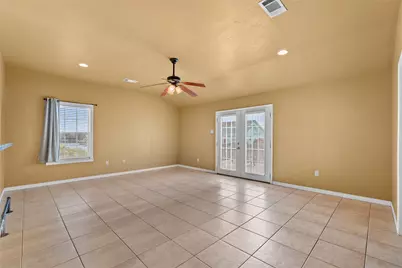 7108 E Hunter Drive, Hitchcock, TX 77563 - Photo 10