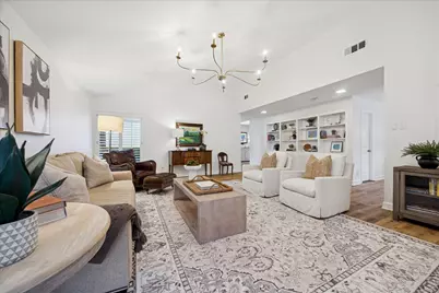 10106 Cedar Creek Drive, Houston, TX 77042 - Photo 8