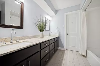 10106 Cedar Creek Drive, Houston, TX 77042 - Photo 18