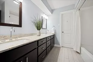 10106 Cedar Creek Dr, Houston, TX 77042 - Photo 18