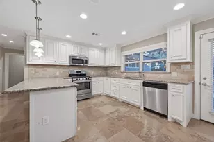 5323 Briarbend Dr, Houston, TX 77096 - Photo 6