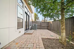 4142 Woodwind Ln, Houston, TX 77025 - Photo 22