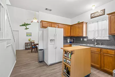 301 Buckeye Trail, La Grange, TX 78945 - Photo 12