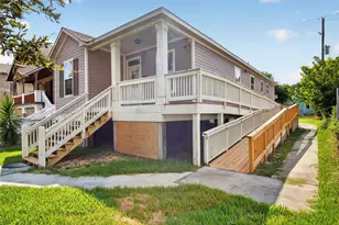919 Postoffice, Galveston, TX 77550 - Photo 2