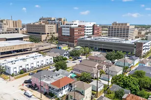919 Postoffice, Galveston, TX 77550 - Photo 38