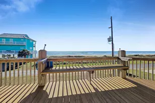 2577 Holiday Dr, Crystal Beach, TX 77650 - Photo 4