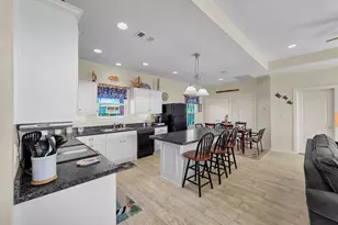 2577 Holiday Dr, Crystal Beach, TX 77650 - Photo 10