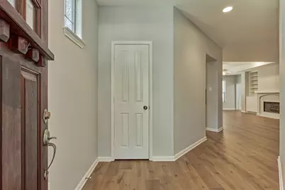 78 Douvaine Court, The Woodlands, TX 77382 - Photo 16