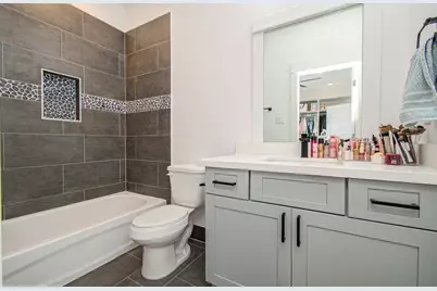 8325 Springwood Creek Lane, Houston, TX 77055 - Photo 28
