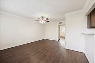 214 W 17th St, Houston, TX 77008 - Photo 2