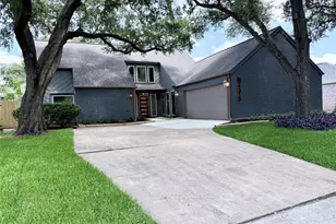 1315 Warwickshire Dr, Houston, TX 77077 - Photo 42