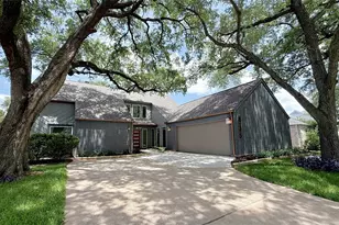 1315 Warwickshire Dr, Houston, TX 77077 - Photo 44