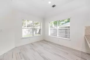 130 W Stockbridge Landing Cir, The Woodlands, TX 77382 - Photo 14