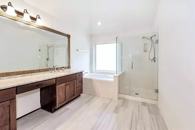130 W Stockbridge Landing Circle, The Woodlands, TX 77382 - Photo 18