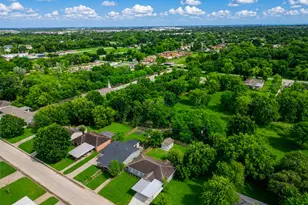 4930 Holloway Dr, Houston, TX 77048 - Photo 4