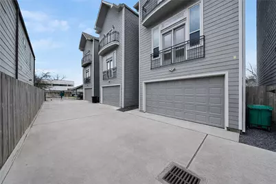 626 E 28th Street, Houston, TX 77008 - Photo 1