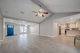 5806 Cartagena St, Houston, TX 77035 - Photo 10