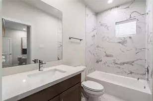 3925 Willowbend Pt Dr, Houston, TX 77025 - Photo 32