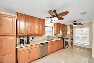 10422 Springland Court, Houston, TX 77065 - Photo 4