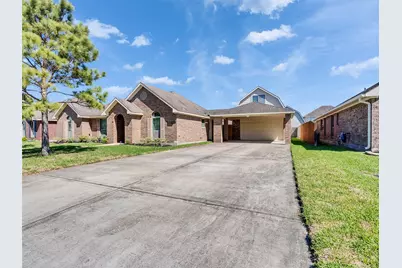 6807 Davy Crockett Drive, Manvel, TX 77578 - Photo 2