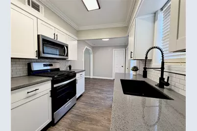 218 W 15th Street #F, Houston, TX 77008 - Photo 12
