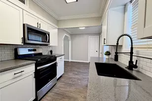 218 W 15th St, Houston, TX 77008 - Photo 12