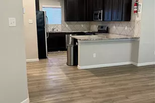 6511 Wenlock Dr, Houston, TX 77048 - Photo 2