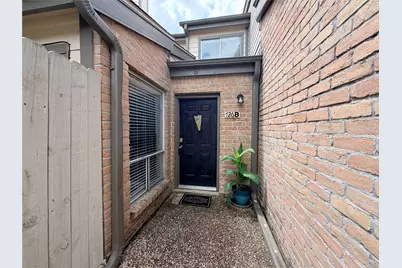 726 Country Place Drive #B, Houston, TX 77079 - Photo 4