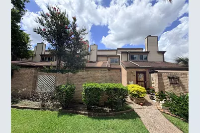 726 Country Place Drive #B, Houston, TX 77079 - Photo 2