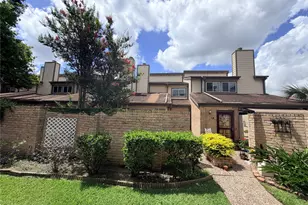 726 Country Pl Dr, Houston, TX 77079 - Photo 2