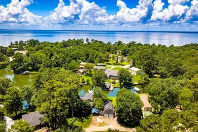 305 Lakeshore Dr, Onalaska, TX 77360 - Photo 42