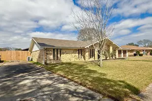 3160 Galewood Ln, Port Neches, TX 77651 - Photo 2