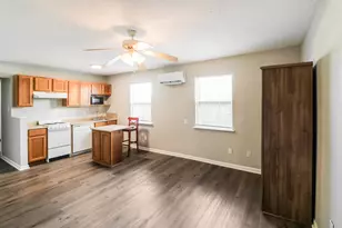 610 Ball, Galveston, TX 77550 - Photo 2