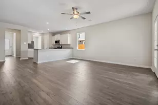 15415 Maple Ter Dr, Conroe, TX 77303 - Photo 2