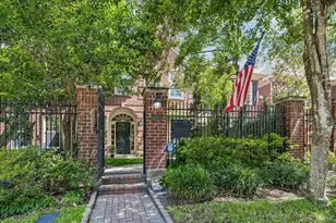 3384 Maroneal St, Houston, TX 77025 - Photo 2