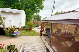 417 S Kansas St, La Porte, TX 77571 - Photo 12