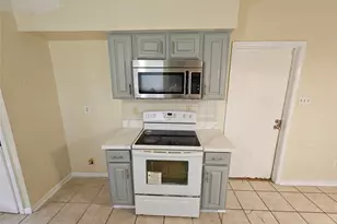 10423 Tenneco Dr, Houston, TX 77099 - Photo 14