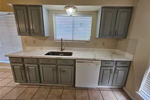 10423 Tenneco Dr, Houston, TX 77099 - Photo 12