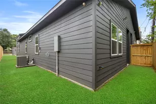 5606 Pershing St, Houston, TX 77033 - Photo 22